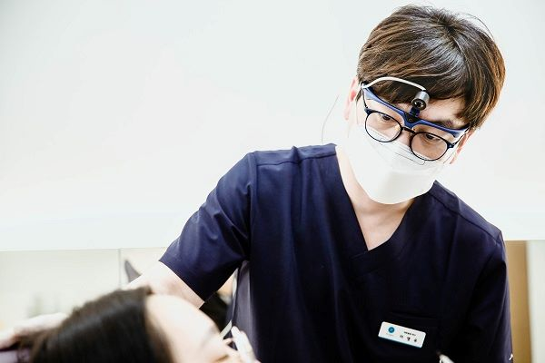 반복되는 성인 여드름, 체계적 관리 중요 [이영우 원장 칼럼]